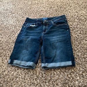 Arizona jean co shorts.